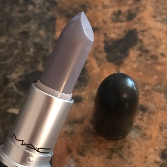 mac lightly charred lipstick